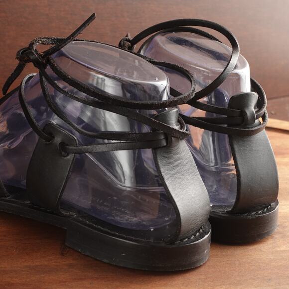 Club Monaco Sandals WMS SZ EU 37 US 6.5 BLK Leather Ankle Wrap Flat Boho Shoes - Picture 8 of 14